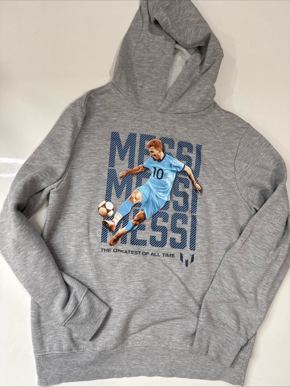 OFFICIAL LIONEL MESSI GRAY HOODED SWEATSHIRT - KIDS XLARGE